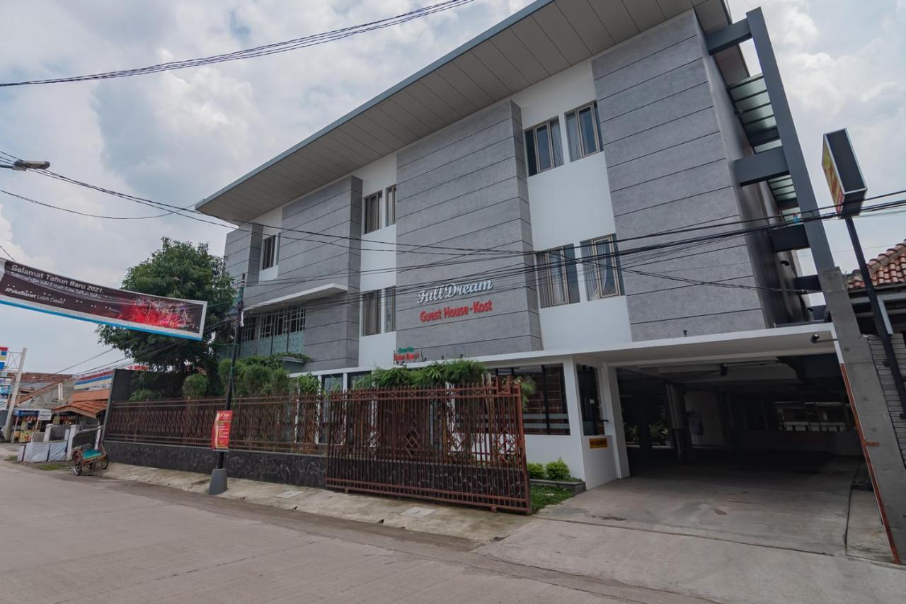 Reddoorz Plus @ Cirebon City Center المظهر الخارجي الصورة