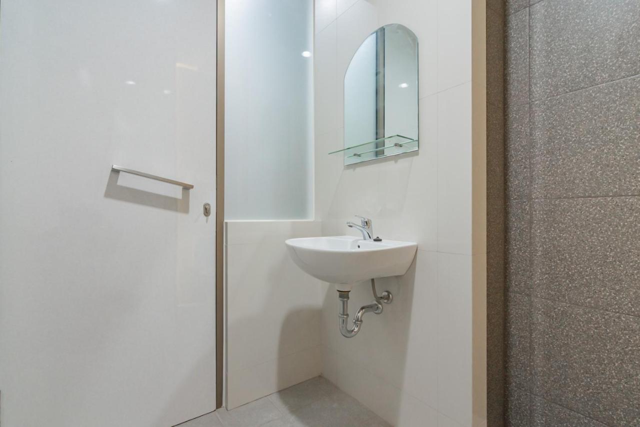 Reddoorz Plus @ Cirebon City Center المظهر الخارجي الصورة