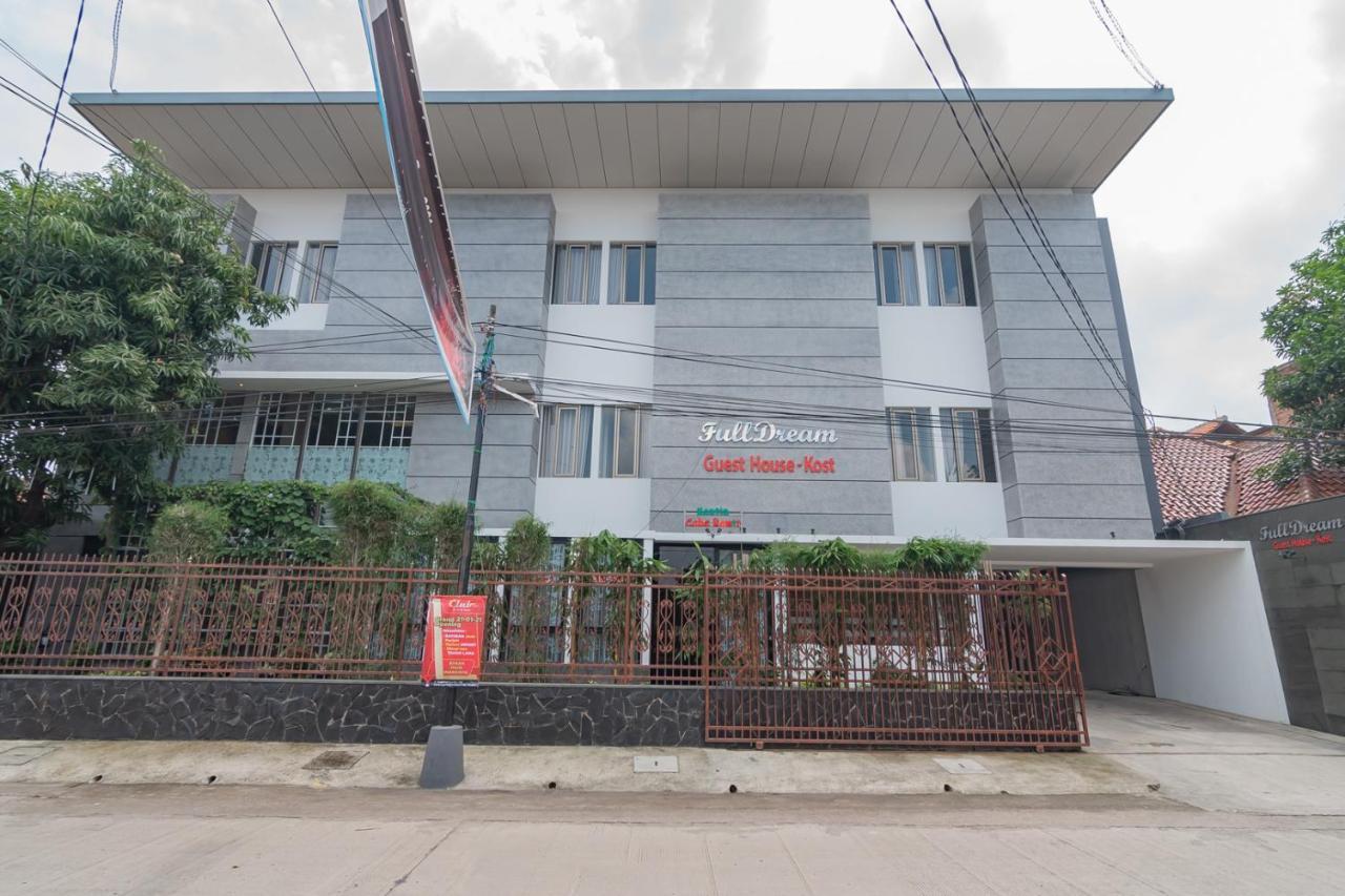 Reddoorz Plus @ Cirebon City Center المظهر الخارجي الصورة